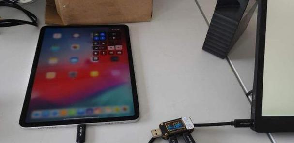 揭秘iPad充电问题（探究iPad显示充电异常现象的原因及解决方法）