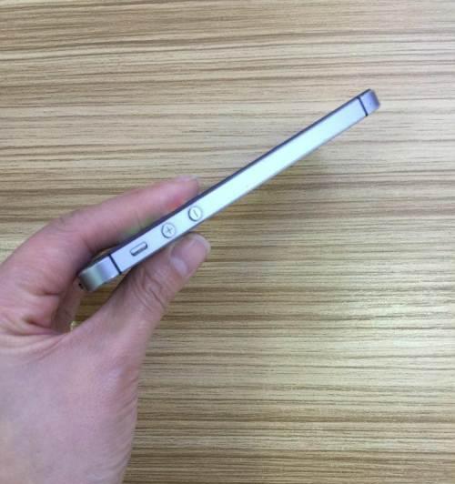 苹果5s升级9.3.1系统的优势与不足（探索升级后的新功能和系统性能，解读用户体验的利弊）